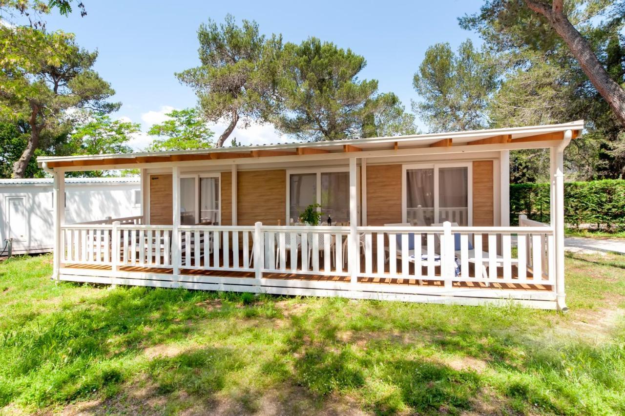 Glamping And Mobile Homes Lavanda - Holiday Centre Bi Village Fažana Kültér fotó
