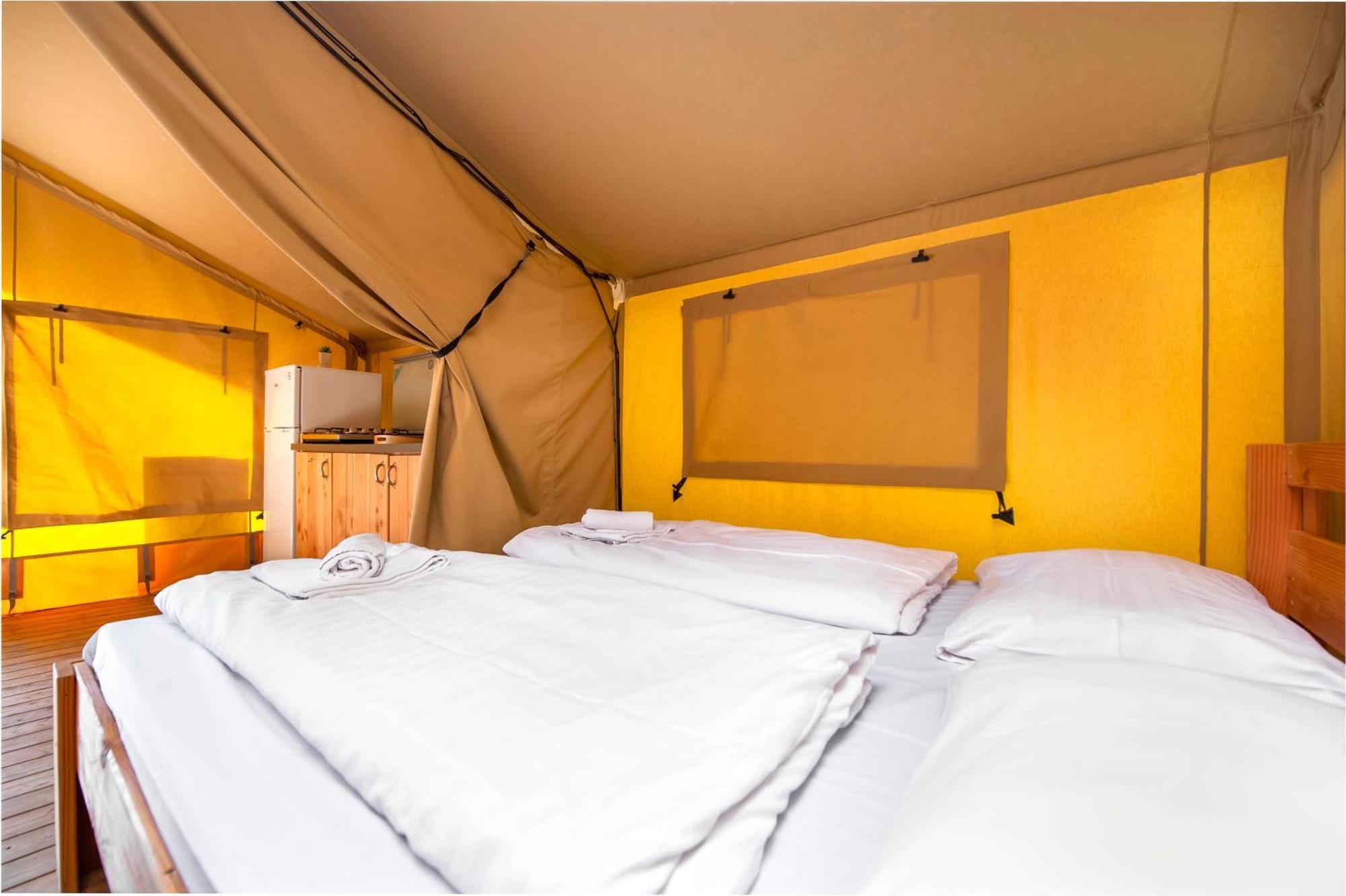 Glamping And Mobile Homes Lavanda - Holiday Centre Bi Village Fažana Kültér fotó