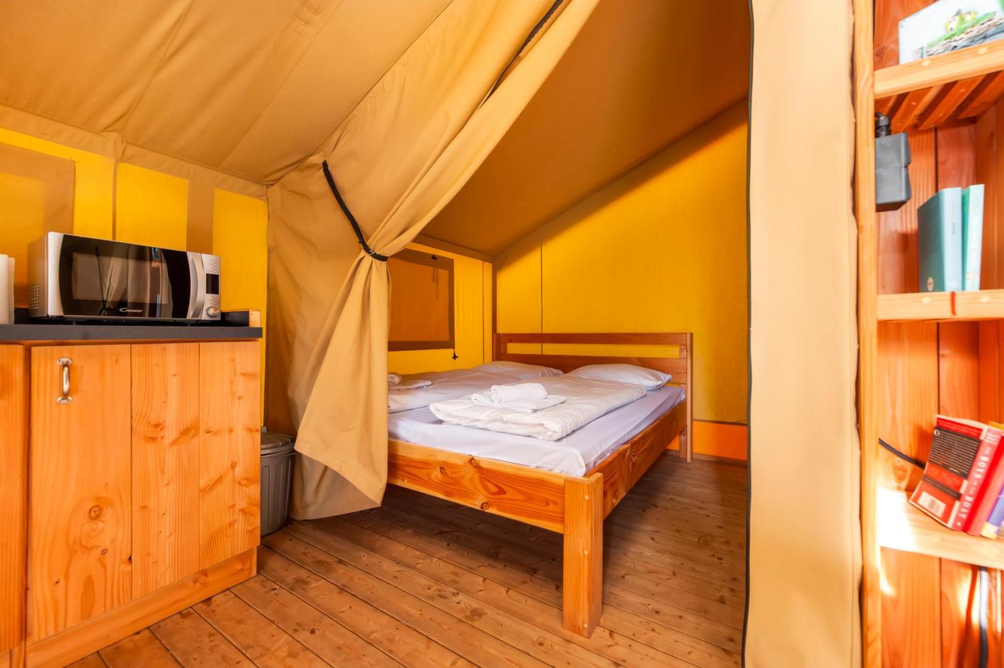 Glamping And Mobile Homes Lavanda - Holiday Centre Bi Village Fažana Kültér fotó