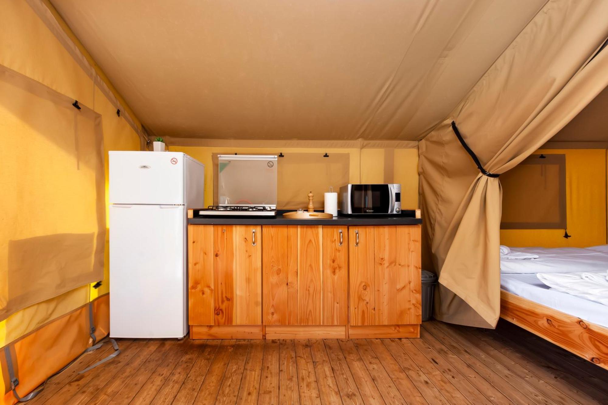 Glamping And Mobile Homes Lavanda - Holiday Centre Bi Village Fažana Kültér fotó
