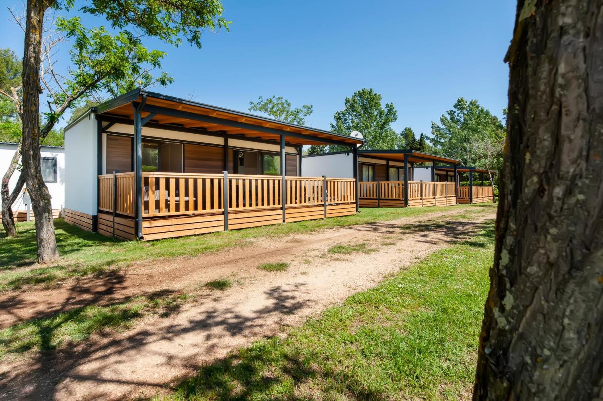 Glamping And Mobile Homes Lavanda - Holiday Centre Bi Village Fažana Kültér fotó